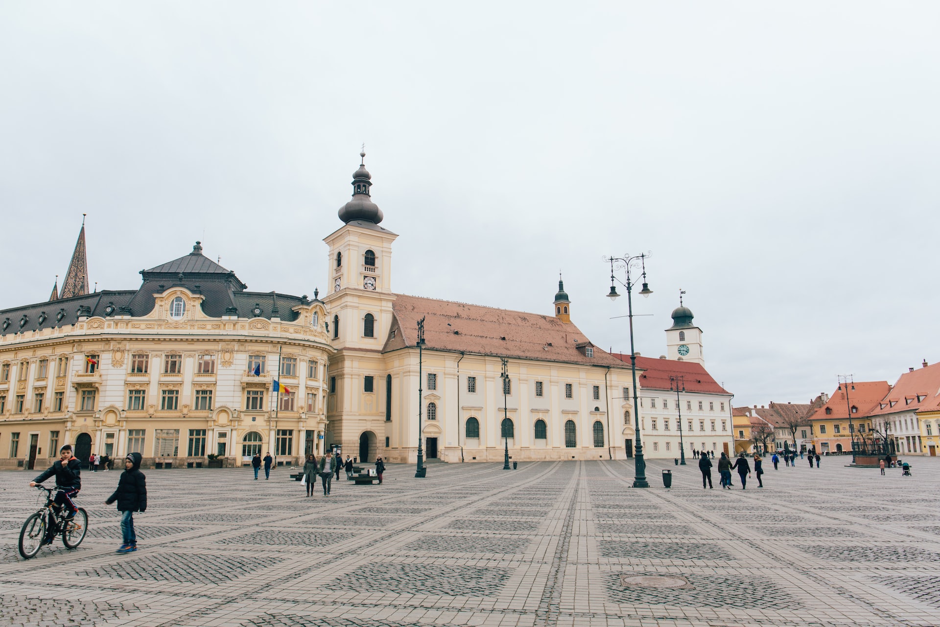 Vizitați Piața Mare din Sibiu pentru a simți sufletul orașului