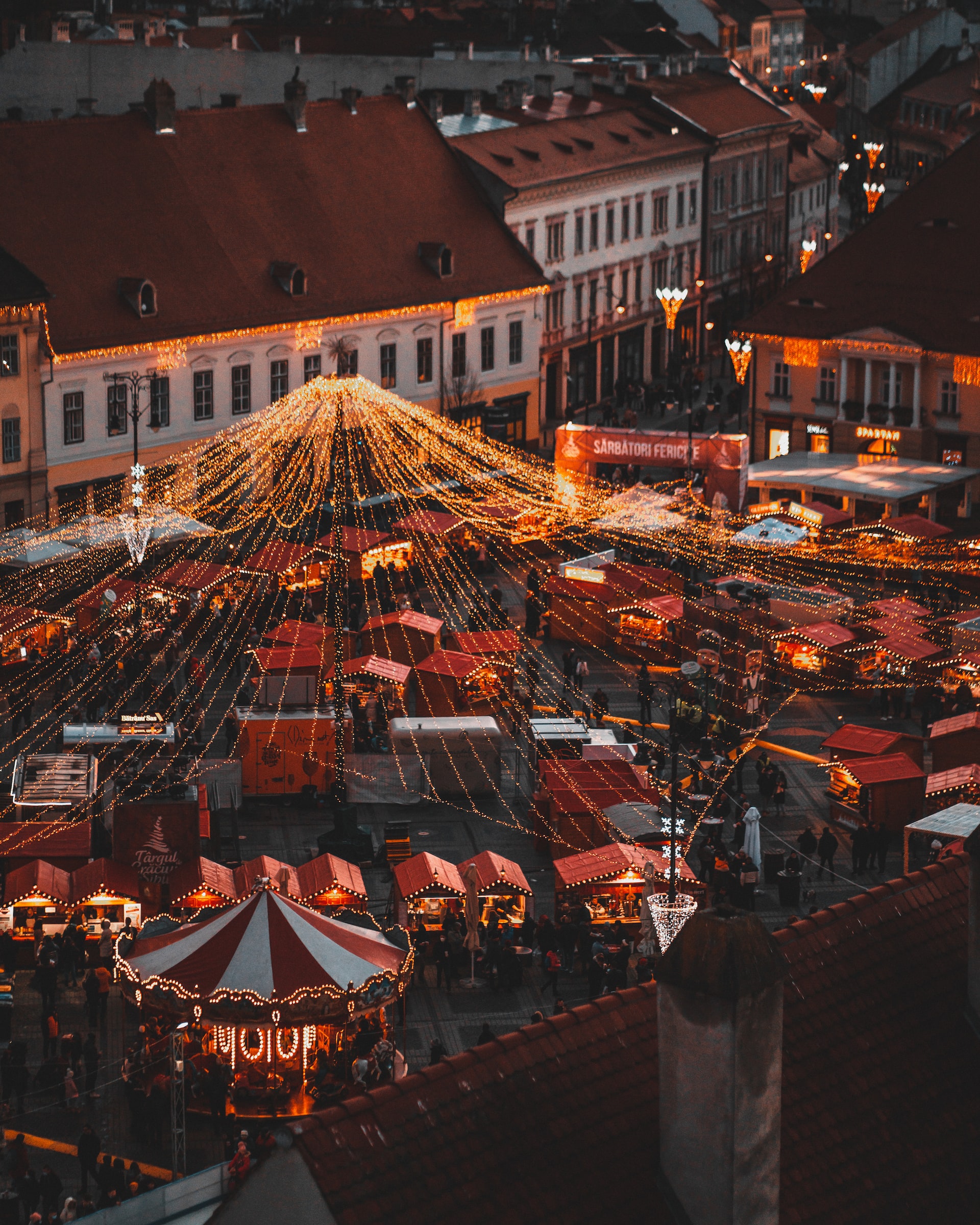 Descoperă Piața Mică din Sibiu